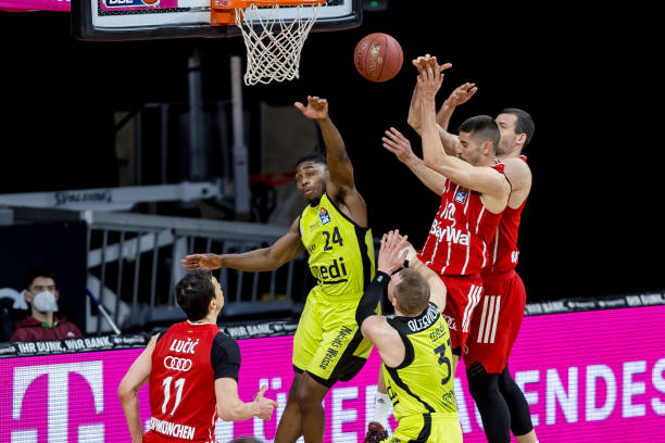 很多篮球迷 很多篮球迷